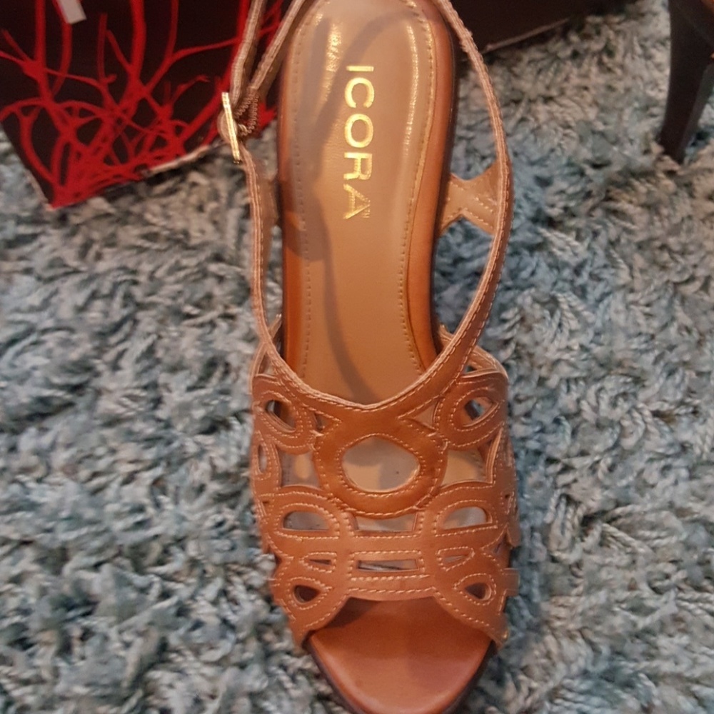 Shoes - Picture 4 of 5